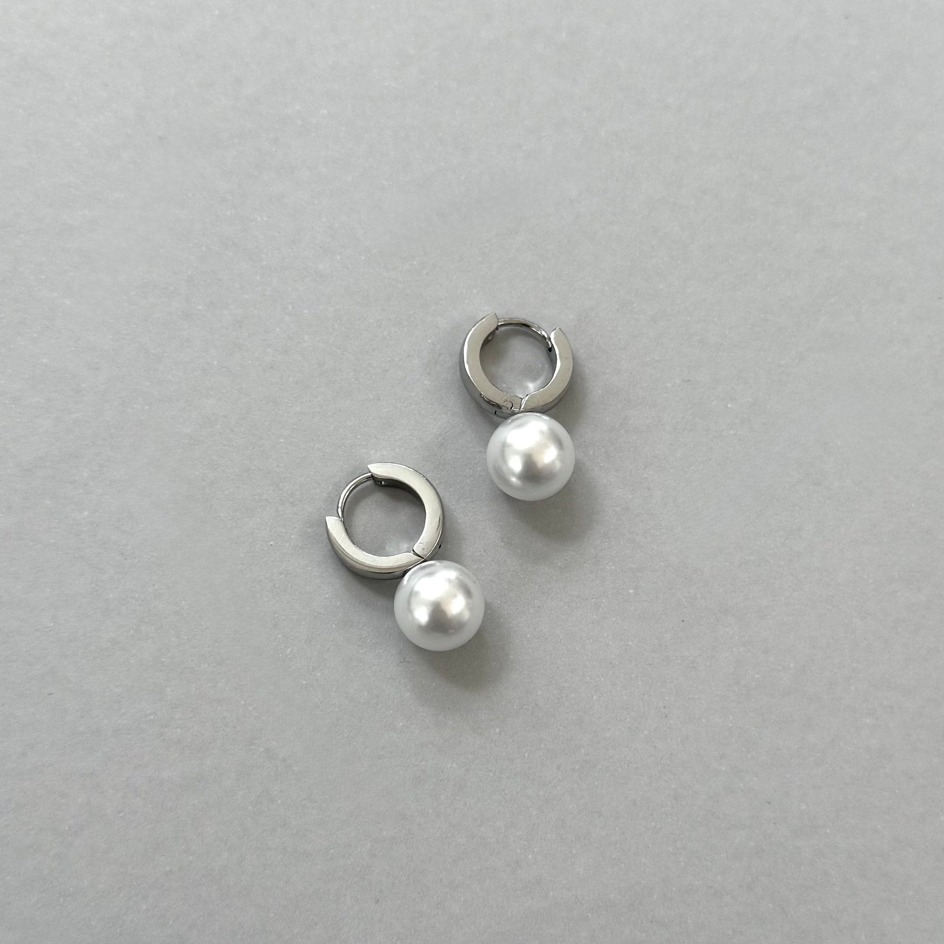 CASEY SILVER PEARL HUGGIE EARRINGS